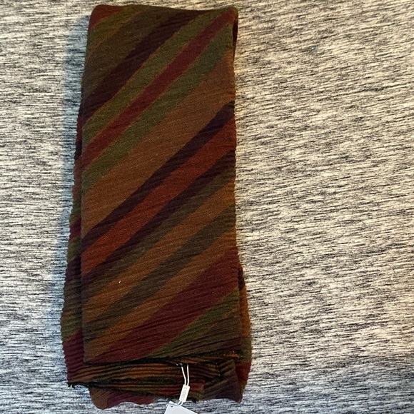Scarf - Picture 2 of 3